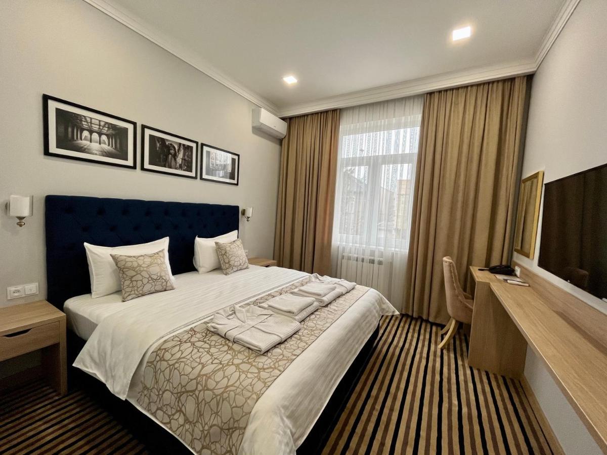 Bristol Hotel Tashkent Bagian luar foto